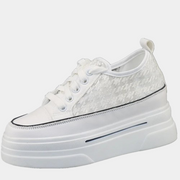 Schwarz-Weiße Plateau-Sneaker