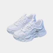 Weiße Chunky Plateau-Sneakers im 90er-Stil