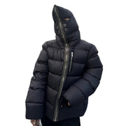 Chaqueta acolchada con capucha negra