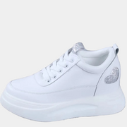 Bequeme weiße Plateau-Sneaker