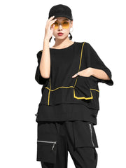 Camiseta de mujer negra con bolsillo y cuello redondo