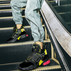 Cyberpunk Streetwear: A Fusion of High-tech and Fashion