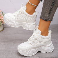 Zapatillas blancas con plataforma gruesa