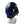 Casco Cyberpunk con texto animado con pantalla azul, barras de ecualizador iluminadas sobre una cabeza de maniquí blanca