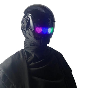 Casco Cyberpunk con texto animado con pantalla de cuatro colores, corazones morados, azules y verdes iluminados