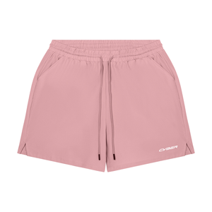 Lyserøde forede gymshorts lagt fladt, set forfra med snøre, skrålommer og CYBER-print
