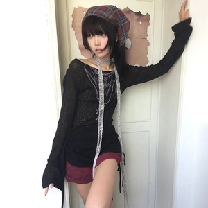 Black long sleeved crop top