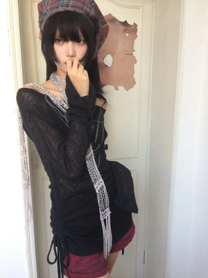 Black long sleeved crop top