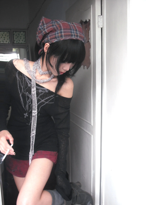 Black long sleeved crop top