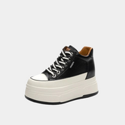 Neue Schwarze Plateau-Sneaker