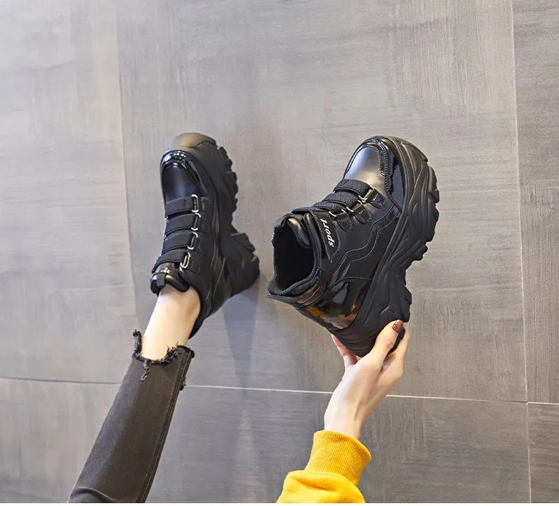black platform sneakers 90s 3