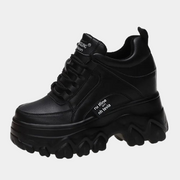 Schwarze Plateau-Sneaker im Trainer-Stil