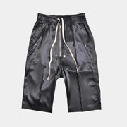 Schwarze kurze Cargo-Hose