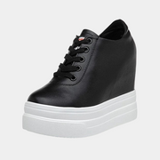Schwarze Keil-Plateau-Sneaker