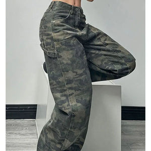 Camo low rise cargo pants