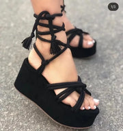 Chunky Plateau Sandalen in Schwarz