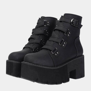 COMFORTABLE TECHWEAR BOOTS