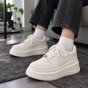 Białe sneakersy na platformie Metal
