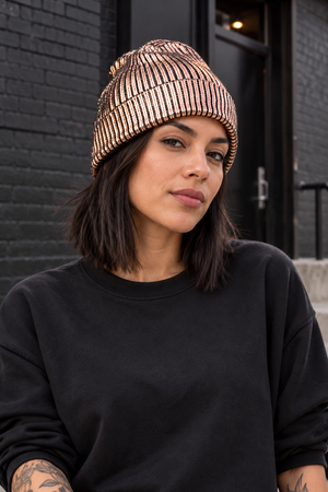 Holograficzna czapka beanie Y2K