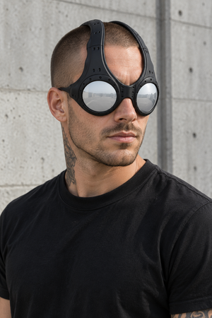 Cyberpunk-briller med alien-goggles