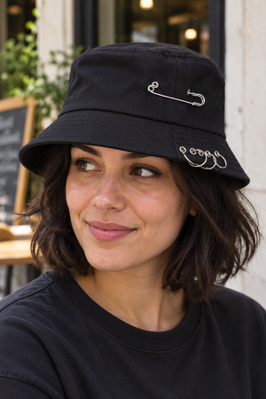 Bucket Hat Anneaux Percés
