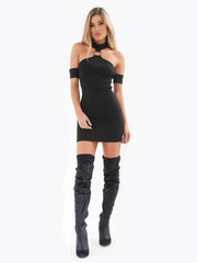 Vestido con hombros descubiertos 