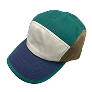 Gorra Y2K a juego con los colores de moda