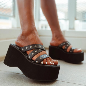 Fashion Rivets Chunky Sandals