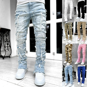 Fringe Stacked Y2K Jeans i ljusblått på en modell, framifrån, med färgprover vid högerkanten