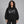 Y2K hoodie med spøgelsestryk – båret af en kvinde