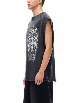 Goth Mask Y2K-tanktop, set forfra fra siden med hvidt print, der følger tøjets perspektiv