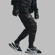 Schwarze Hip-Hop-Hose mit Bündchen am Knöchel