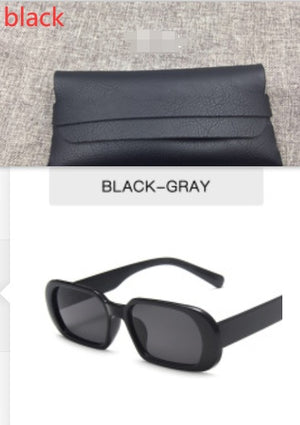 Wąskie retro okulary przeciwsłoneczne Y2K, czarne okulary nad czarnym etui na okulary