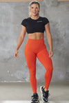 Leggings orange froissés aux fesses