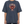 Kvinde i den marineblå t-shirt med mineralvask, set forfra med oversized pasform og rå kant forneden