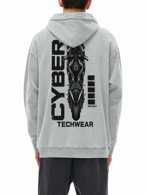 Hanorac grafic streetwear oversized Light Gray, spate pe modelul furnizorului, imprimeul original cu motocicletă acoperit realist de glugă