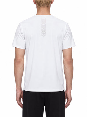 Tricou alb bărbătesc CYBER, ușor, de performanță, văzut din spate, pe model
