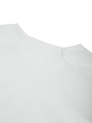 Close-up of the Light Gray shoulder seam and collar of the piped seam workout t-shirt