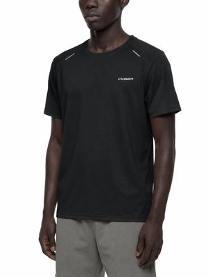 Three-quarter front view of the black gym T-shirt on a model, reflective strips on both shoulders