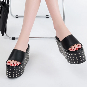 Rivet Chunky Sandals Thick