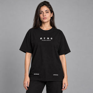 Y2K graphic t-shirt με κοντά μανίκια – φοριέται από γυναίκα