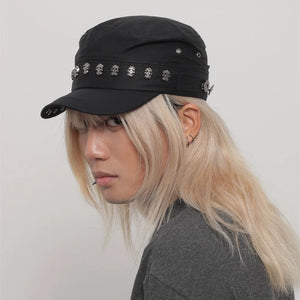 2025 Skull Rivets Vintage Hip Hop Punk Rock Flat Hats Men Women Tactical Techwear Style Flat Cap Casquette Homme