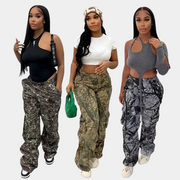 Pantalones cargo con estampado de camuflaje Y2K