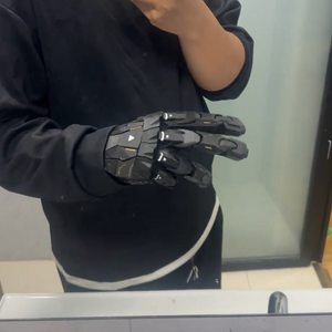 Techwear 3D Printing Mechanical Gloves