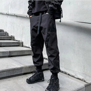 Pantalon noir à revers style Techwear