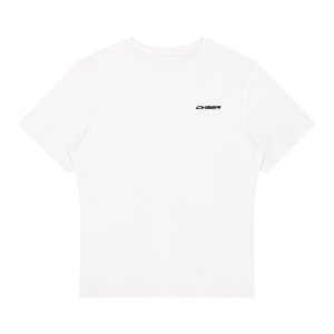 Hvid gym-T-shirt med regular fit lagt fladt, set forfra med rundhals og lille sort logo på brystet