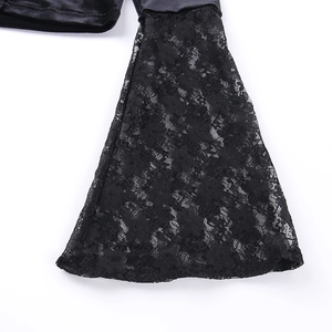 Women's black long sleeve crop top