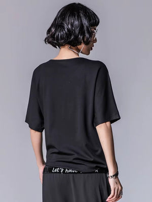 Women's Black Pleated T-shirt with Short Sleeves Fashion