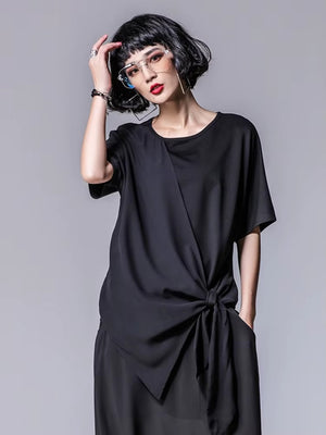 Women's Black Pleated T-shirt with Short Sleeves Fashion