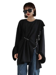 Camiseta Oversize Irregular con Abertura Lateral Negra para Mujer